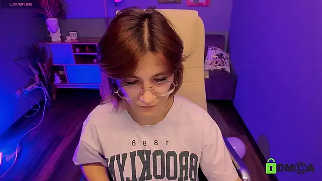 Moon13152 online show from November 2025 03:28:02 PM