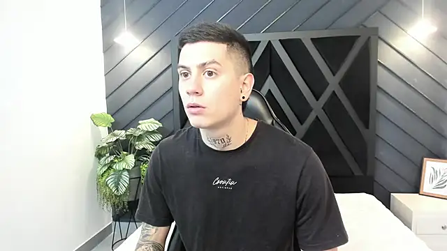 Snapshot of Yeiko_Romero_ chatting on February 2025 04:56:02 PM Yeiko Romero online show from February 2025 04:56:02 PM