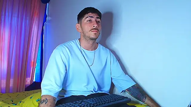 Thomass00 online show from March 2025 05:28:01 PM