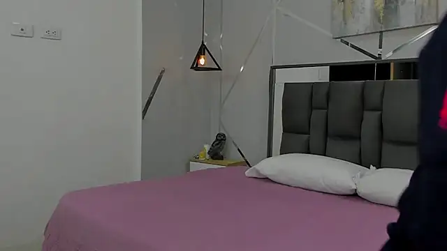 Ayla martinez online show from March 2025 01:48:01 AM