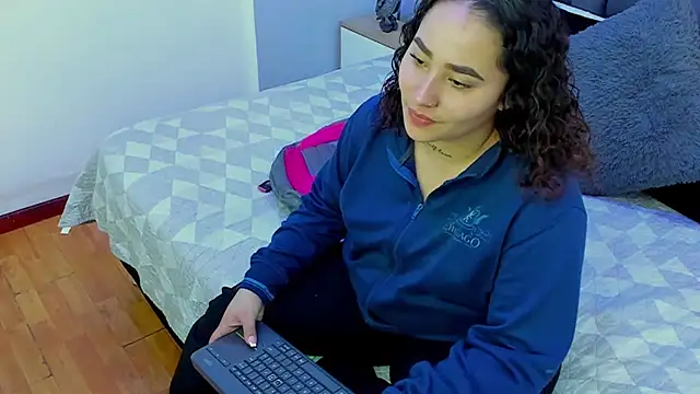 Ayla martinez online show from March 2025 01:24:02 AM