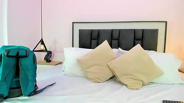 Ayla martinez online show from November 2025 03:28:01 AM