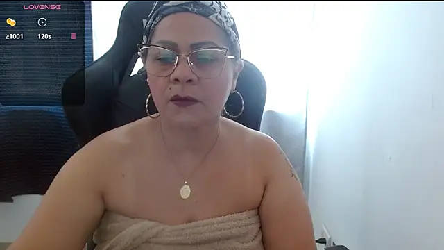Snapshot of milf_ann48 chatting on March 2025 04:04:01 PM milf ann48 online show from March 2025 04:04:01 PM
