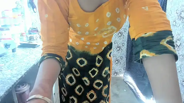 Snapshot of aarjulove chatting on March 2025 07:53:01 AM aarjulove online show from March 2025 07:53:01 AM