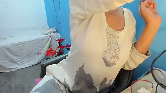 aarjulove online show from November 2025 10:51:02 AM