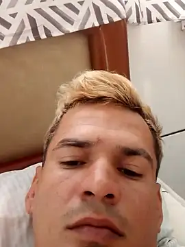 Kleyalexsau online show from January 2026 01:06:02 PM