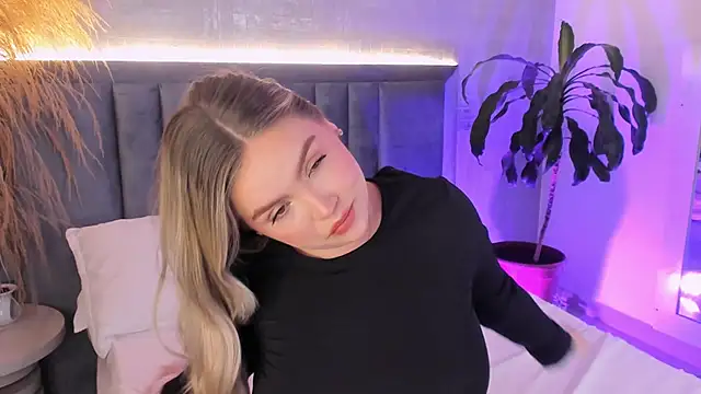 Snapshot of GaiaBaker chatting on February 2026 11:54:02 AM GaiaBaker online show from February 2026 11:54:02 AM