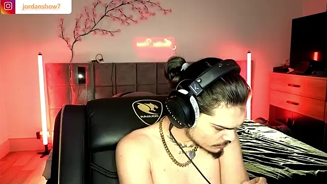 Snapshot of JordanShow chatting on February 2026 03:51:01 PM JordanShow online show from February 2026 03:51:01 PM