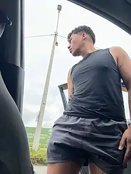 Logan smith1 online show from December 2025 05:09:01 PM