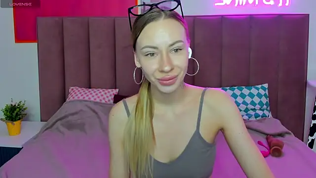 Diana Garrett online show from October 2025 01:50:02 AM