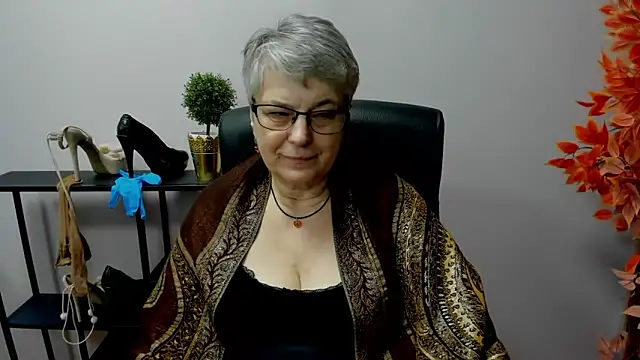 IrisDream online show from February 2025 01:53:02 PM