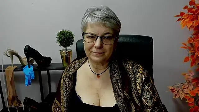 IrisDream online show from February 2025 02:00:02 PM