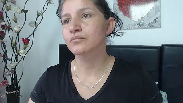 Angelinna Milf online show from January 2025 06:56:02 PM