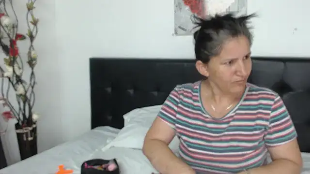 Angelinna Milf online show from January 2025 02:31:01 AM