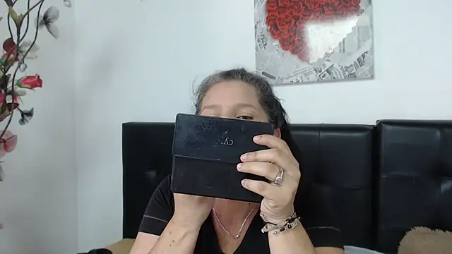 Angelinna Milf online show from January 2025 07:16:02 PM