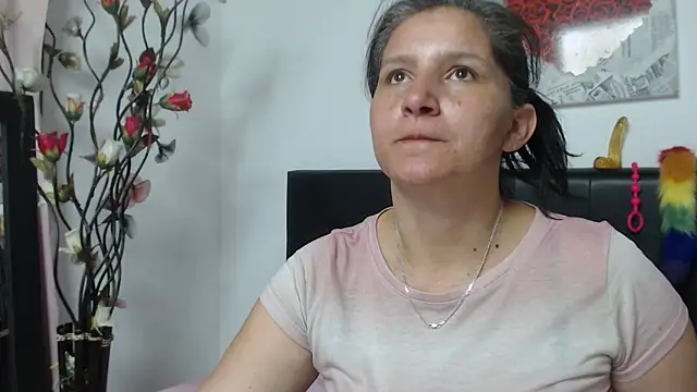 Angelinna Milf online show from January 2025 11:37:02 PM