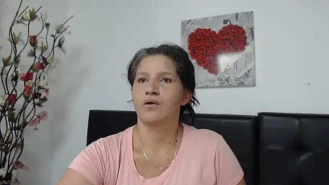 Angelinna Milf online show from January 2025 07:10:01 PM