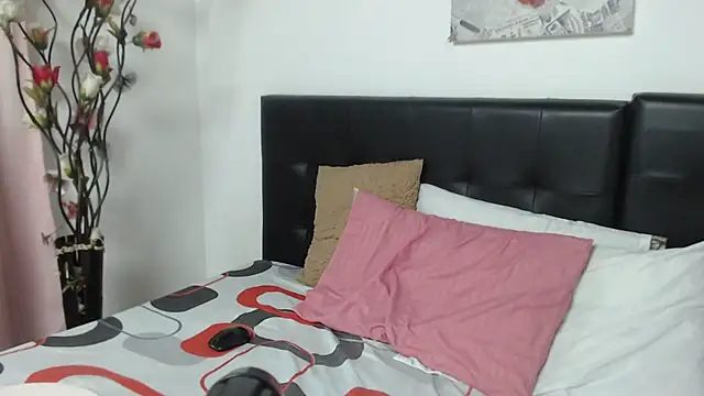 Angelinna Milf online show from January 2025 02:03:02 AM