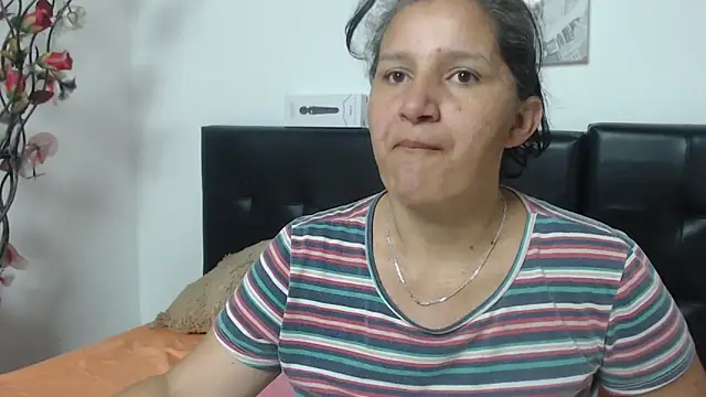 Angelinna Milf online show from February 2025 02:19:01 AM