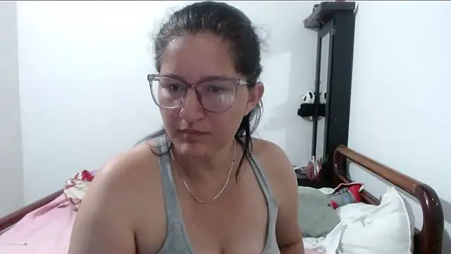 Angelinna Milf online show from September 2025 12:33:01 AM