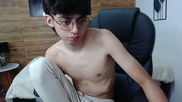 jhoellx online show from December 2024 04:00:01 PM