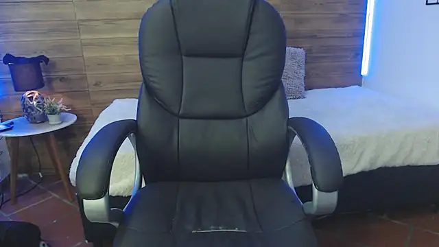 jhoellx online show from December 2024 03:37:02 PM