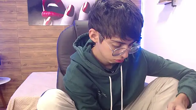 jhoellx online show from February 2025 01:02:01 PM