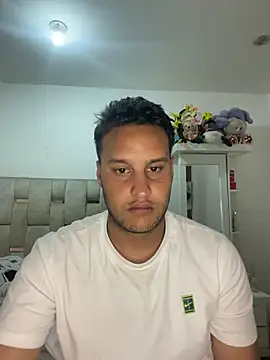 Snapshot of Cristian_099 chatting on July 2026 01:04:01 AM Cristian 099 online show from July 2026 01:04:01 AM