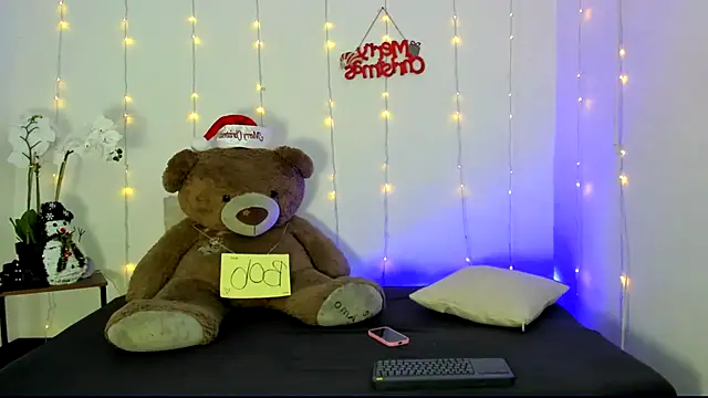 Snapshot of kendal_scott1 chatting on December 2024 08:40:01 PM kendal scott1 online show from December 2024 08:40:01 PM