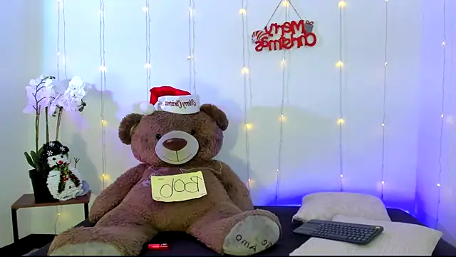 Snapshot of kendal_scott1 chatting on December 2024 07:37:02 PM kendal scott1 online show from December 2024 07:37:02 PM