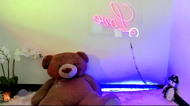 Snapshot of kendal_scott1 chatting on January 2025 10:02:02 PM kendal scott1 online show from January 2025 10:02:02 PM