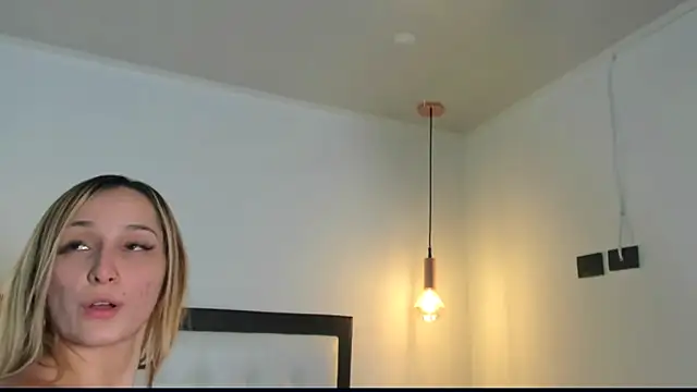 Snapshot of kendal_scott1 chatting on February 2025 02:50:02 AM kendal scott1 online show from February 2025 02:50:02 AM