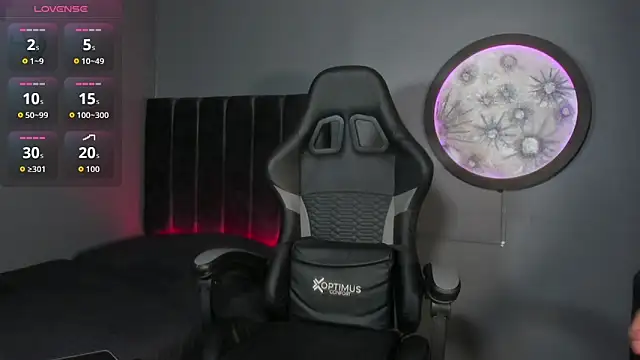 Snapshot of khriss_brown chatting on September 2025 09:40:02 PM khriss brown online show from September 2025 09:40:02 PM