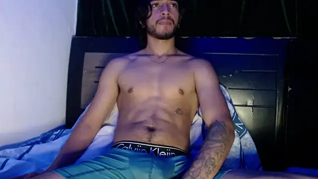 Snapshot of maxximus_100 chatting on December 2024 04:38:01 PM maxximus 100 online show from December 2024 04:38:01 PM