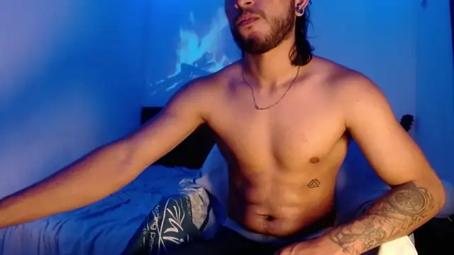 Snapshot of maxximus_100 chatting on February 2025 07:38:01 AM maxximus 100 online show from February 2025 07:38:01 AM