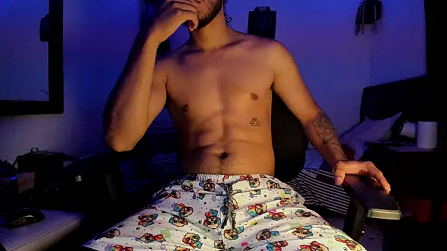 Snapshot of maxximus_100 chatting on March 2025 09:56:01 PM maxximus 100 online show from March 2025 09:56:01 PM