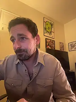 Snapshot of defbond420 chatting on November 2025 10:41:02 PM defbond420 online show from November 2025 10:41:02 PM