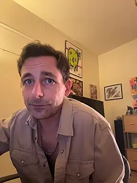 Snapshot of defbond420 chatting on November 2025 09:43:02 PM defbond420 online show from November 2025 09:43:02 PM