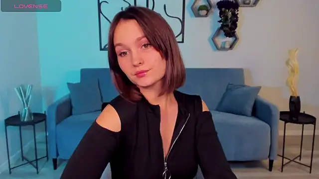 BritnieCute online show from November 2025 05:01:02 AM