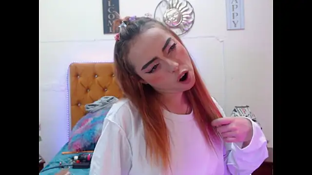 Yennastone online show from December 2024 11:40:01 PM