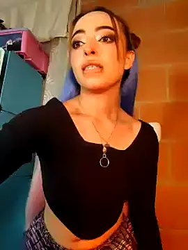 Yennastone online show from February 2025 12:15:02 AM