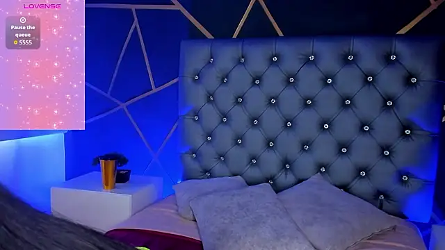 ZoeHarris online show from February 2026 07:30:02 PM