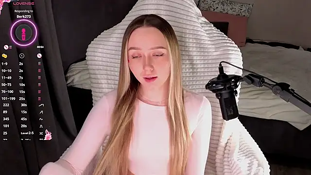 HollisBeckett online show from February 2026 03:14:02 AM