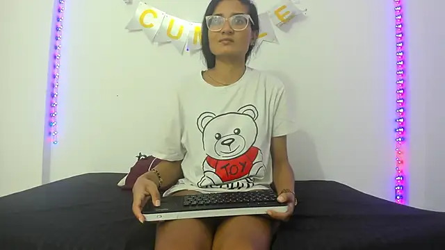 Snapshot of valentina_lov chatting on February 2025 12:03:02 PM valentina lov online show from February 2025 12:03:02 PM