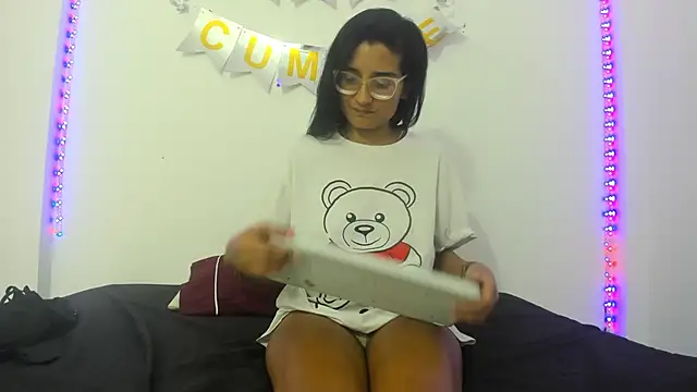 Snapshot of valentina_lov chatting on February 2025 06:09:02 PM valentina lov online show from February 2025 06:09:02 PM