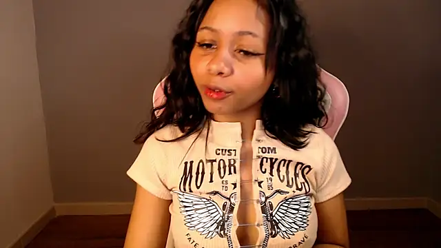 Snapshot of Natasha_mh2 chatting on January 2025 03:18:02 AM Natasha mh2 online show from January 2025 03:18:02 AM