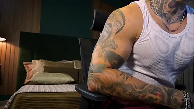 LeoSalvatore  online show from March 2025 02:04:01 AM