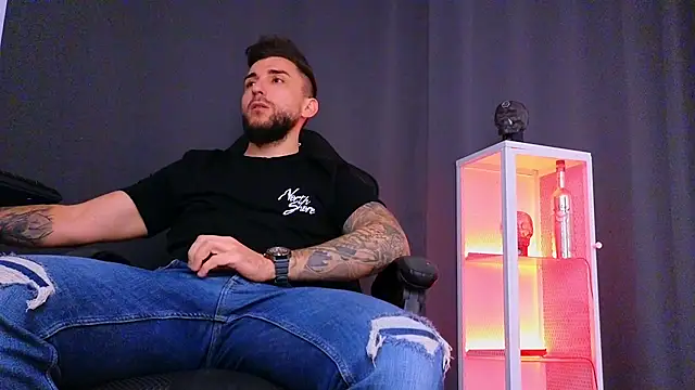 MightyAaron66 online show from February 2025 06:18:02 AM