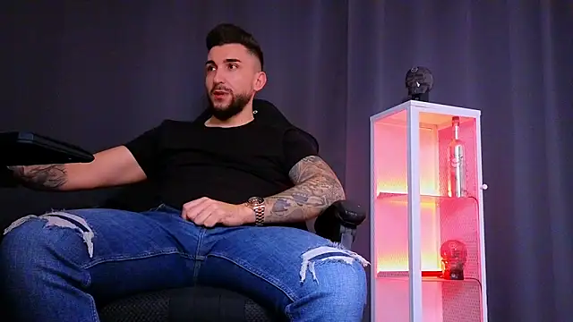 MightyAaron66 online show from February 2025 03:40:01 PM