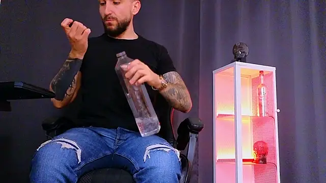 MightyAaron66 online show from February 2025 08:59:02 AM